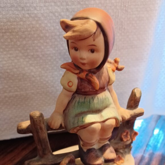 3 Hummels on fence+1 Adoration - Picture 5 of 10